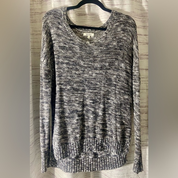 Mudd Sweaters - Mudd Black and Gray Crew Neck Sweater Soft Knit